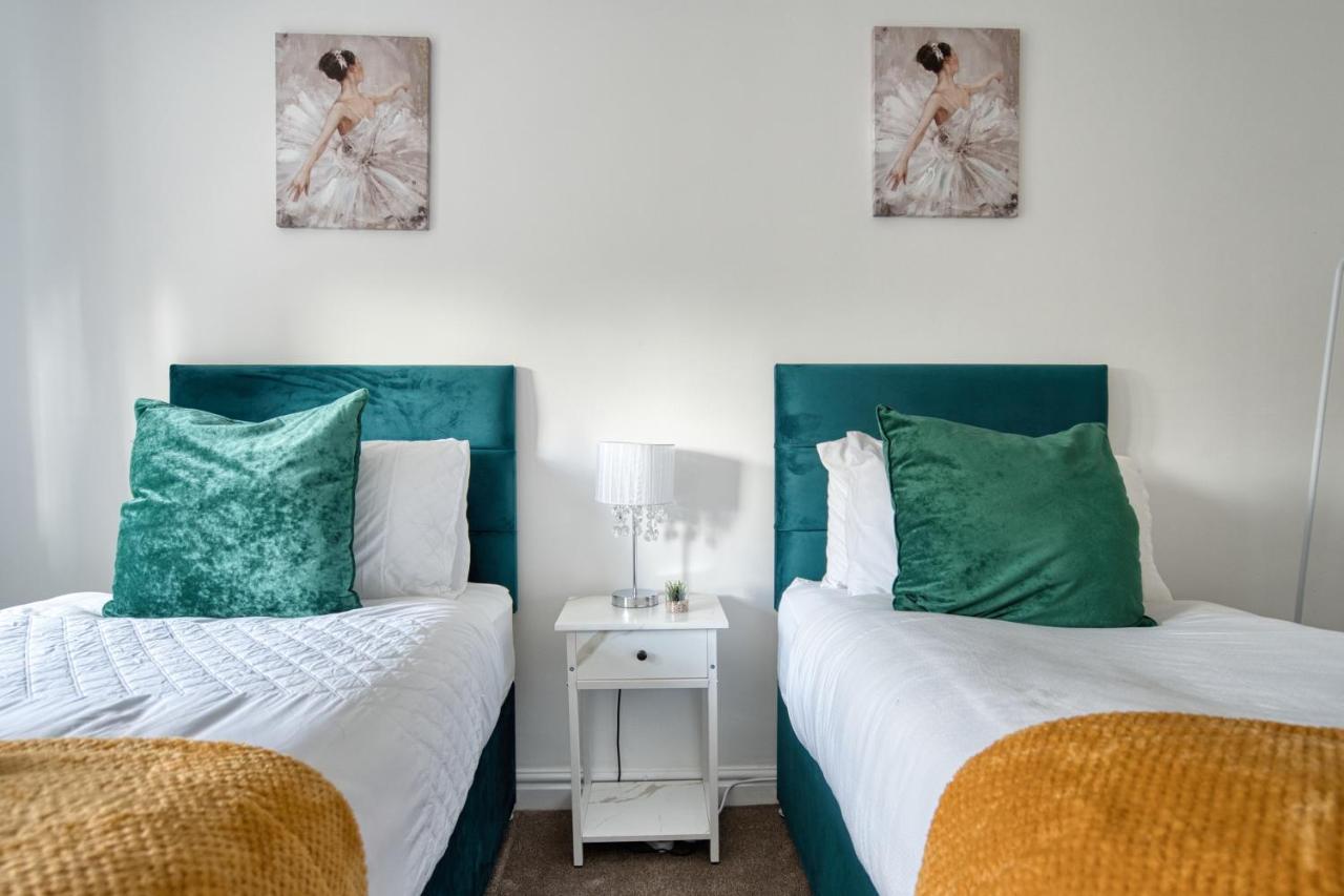 Liverpool Home With Free Parking West Derby Экстерьер фото