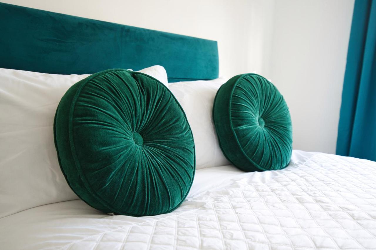 Liverpool Home With Free Parking West Derby Экстерьер фото