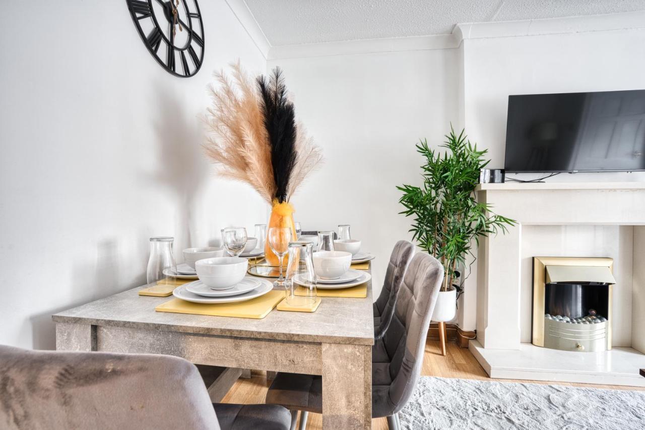 Liverpool Home With Free Parking West Derby Экстерьер фото