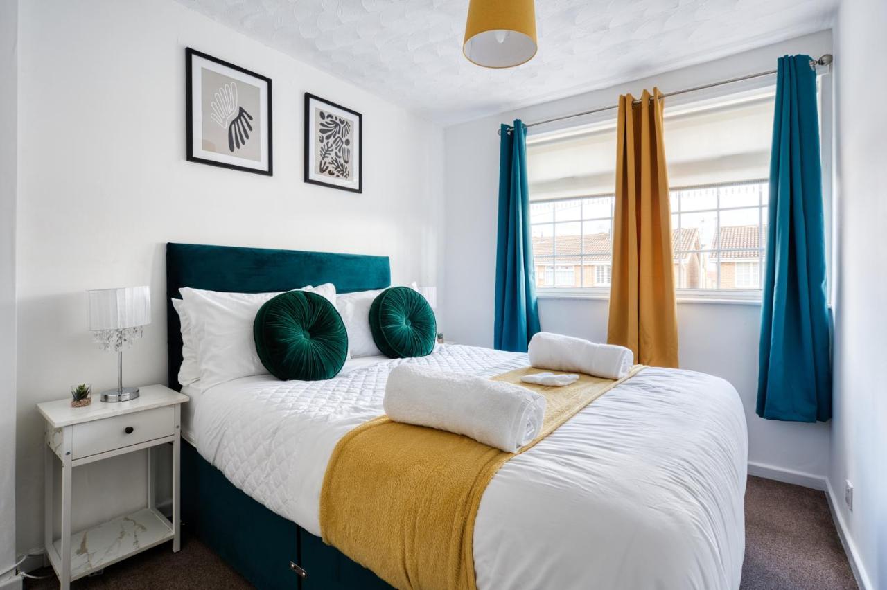 Liverpool Home With Free Parking West Derby Экстерьер фото