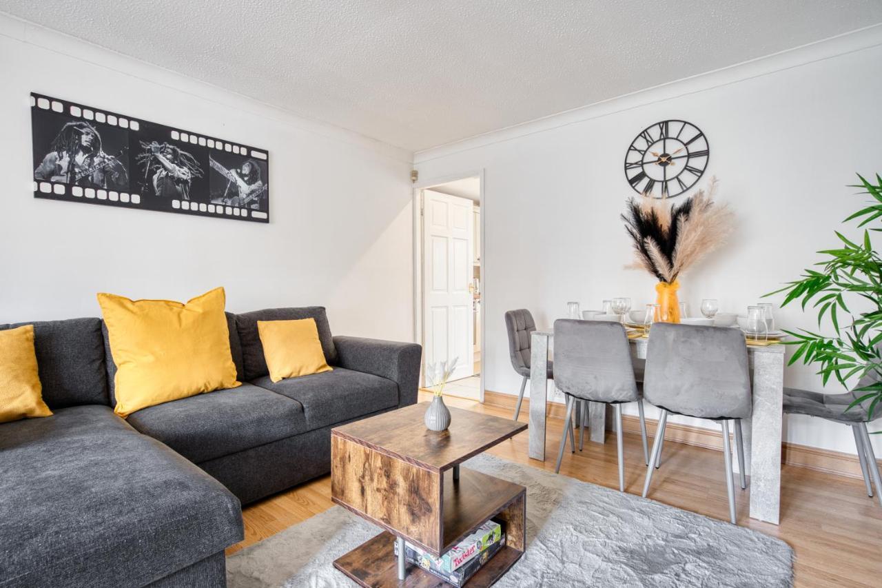 Liverpool Home With Free Parking West Derby Экстерьер фото