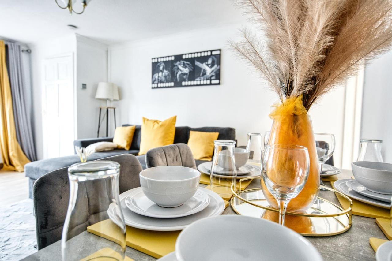 Liverpool Home With Free Parking West Derby Экстерьер фото