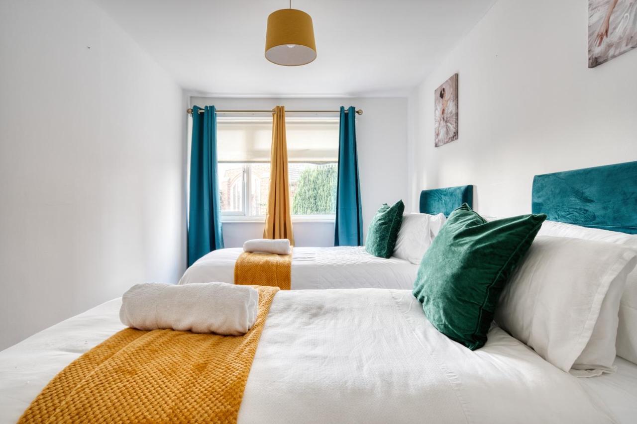 Liverpool Home With Free Parking West Derby Экстерьер фото